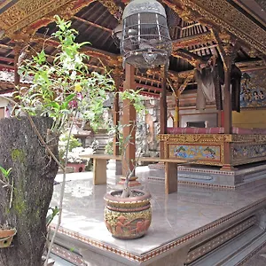 Angga Habitación en casa particular